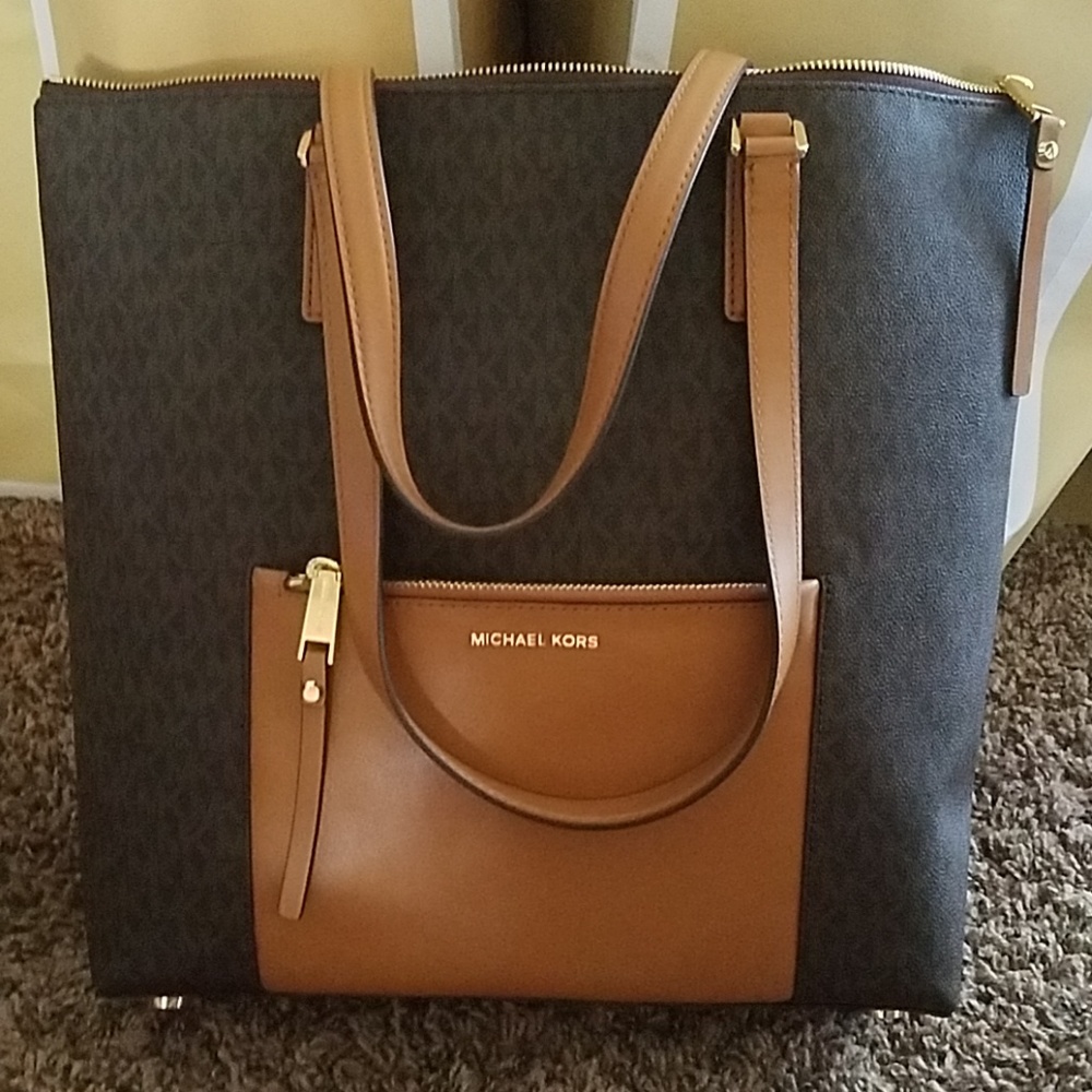 Michael kors Ariana tote.